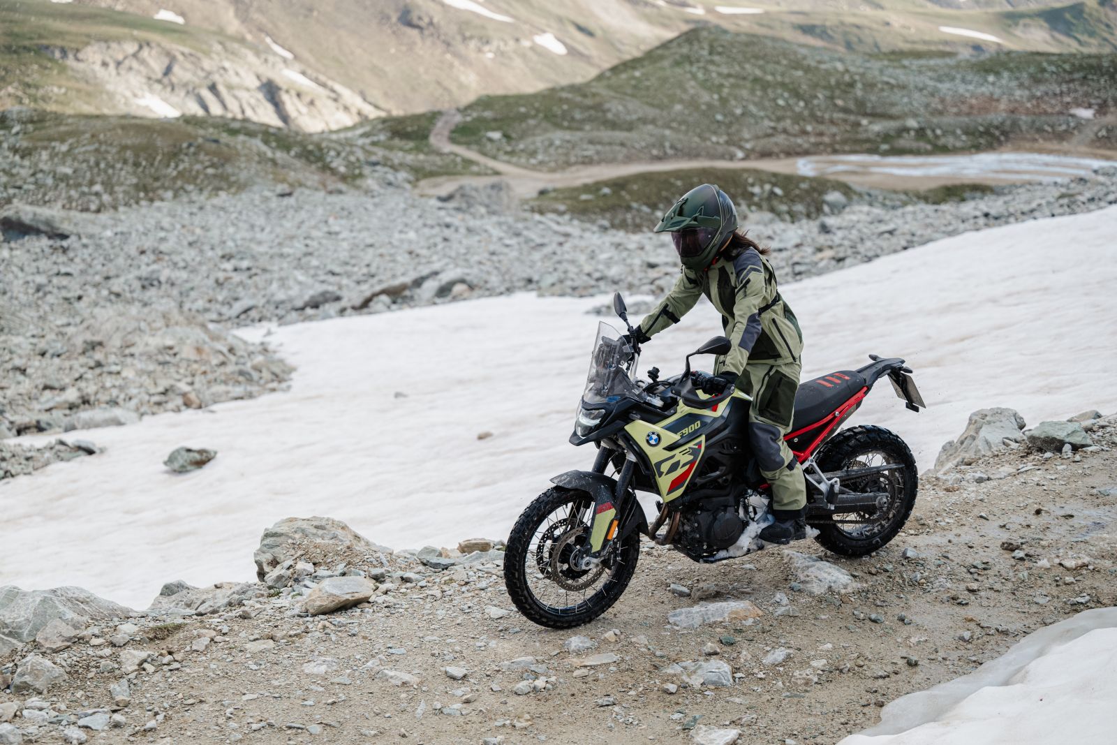 Klim Artemis on rocky alpine terrain