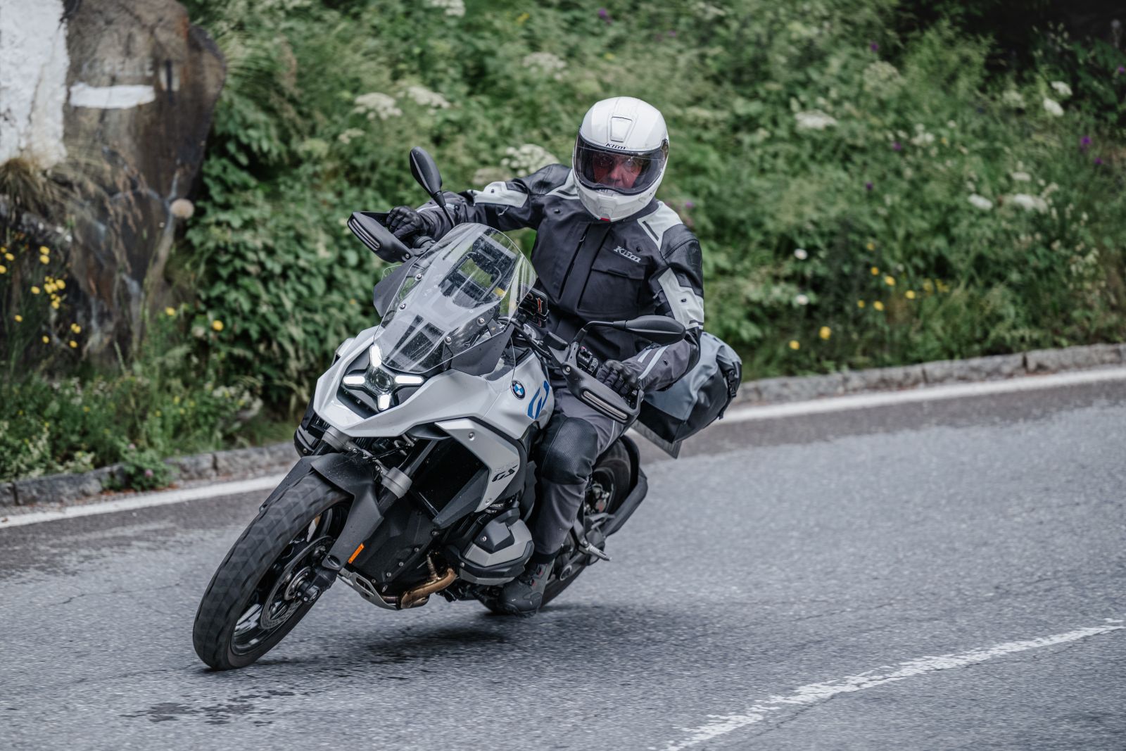 Klim Kodiak on BMW R1300GS alpine pass