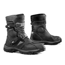Forma Adventure Low Black Boots